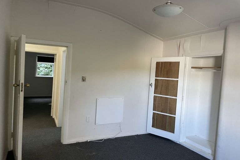 Photo of property in 6 Epsom Way, Karori, Wellington, 6012