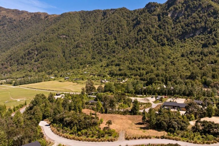 Photo of property in 19 Haast Eagle Road, Mount Creighton, 9371