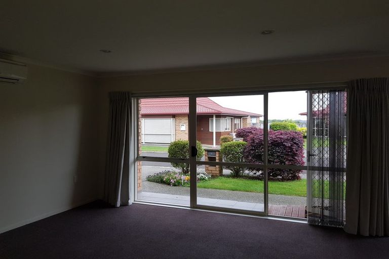 Photo of property in Rangeview Villas, 22/9 Fuller Close, Levin, 5510