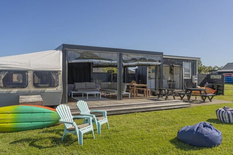 Photo of property in 14 Mermaid Place, Whitianga, 3510