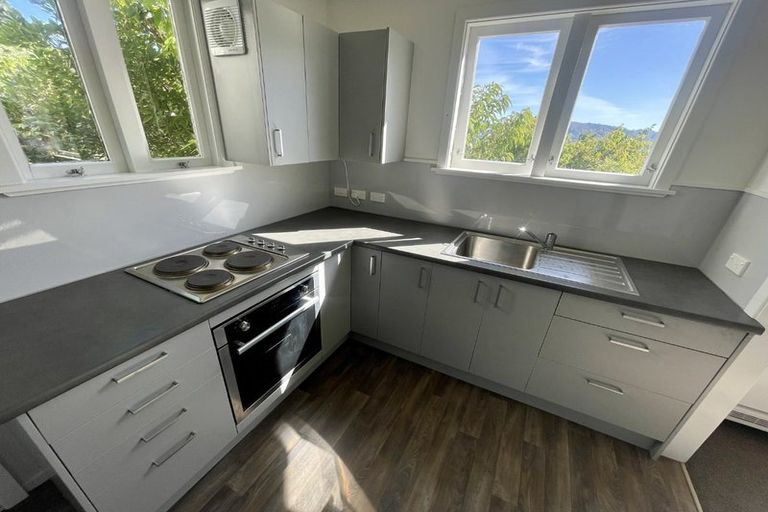 Photo of property in 55 Huntingdon Street, Northland, Wellington, 6012