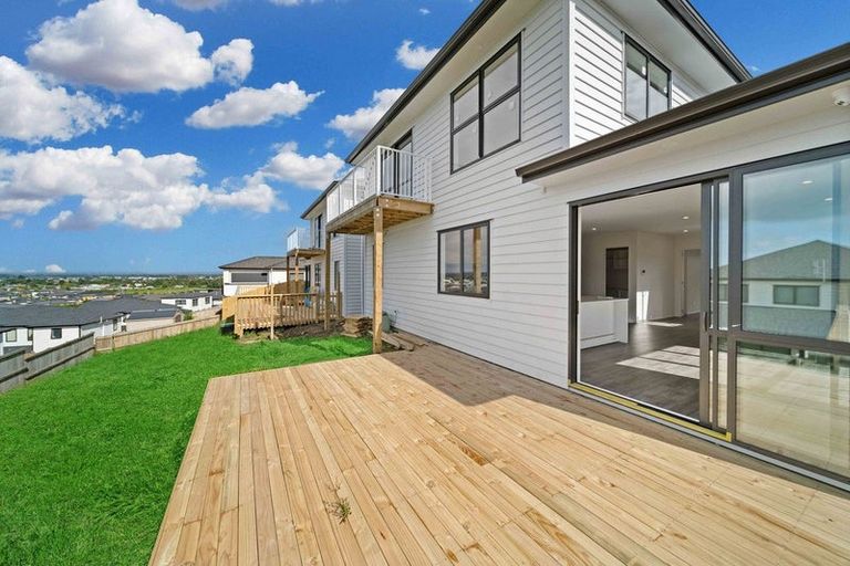 Photo of property in 17 Nola Dawn Avenue, Papakura, 2110