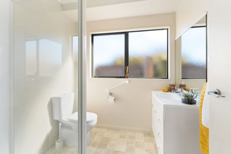 Photo of property in Rangeview Villas, 4/9 Fuller Close, Levin, 5510