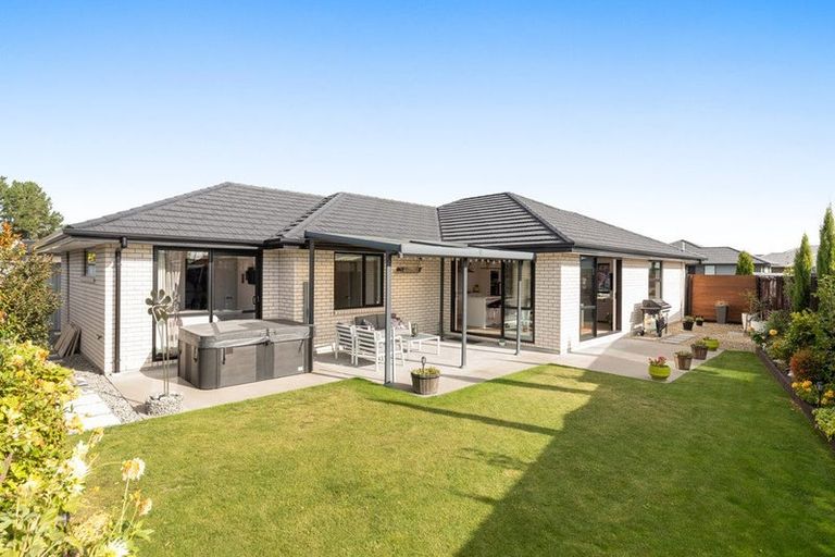 Photo of property in 3 Pierce Street, Marshland, Christchurch, 8083