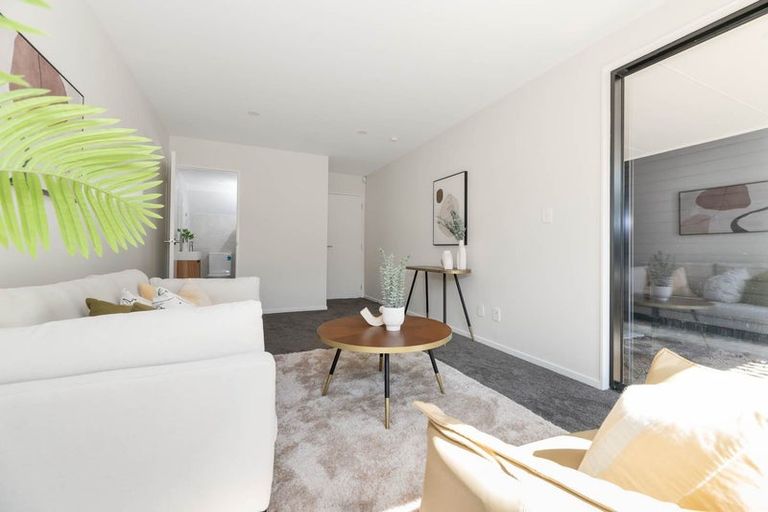 Photo of property in 2 Choice Avenue, Henderson, Auckland, 0612