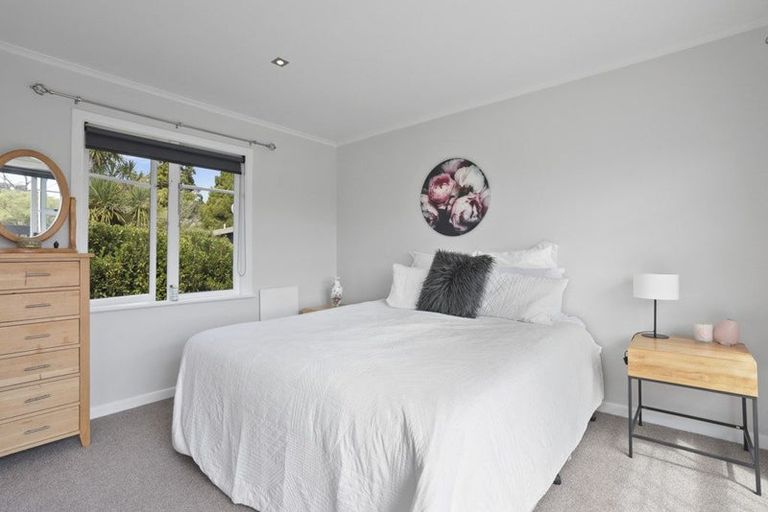 Photo of property in 8 Konini Road, Titirangi, Auckland, 0604