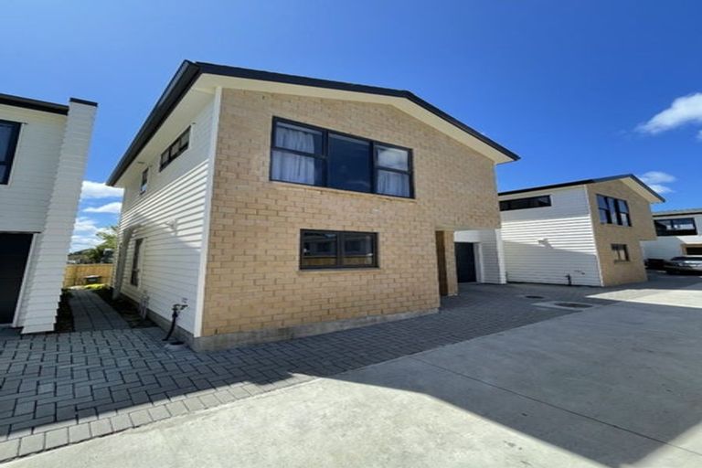Photo of property in 367c Don Buck Road, Massey, Auckland, 0614