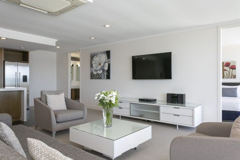 Photo of property in 225 Lake Terrace, Waipahihi, Taupo, 3330