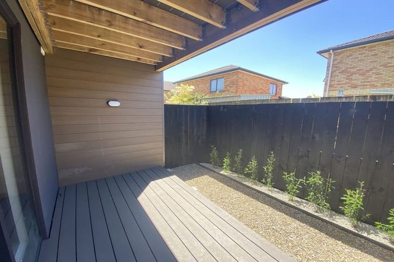 Photo of property in 5 Marumaru Lane, Manurewa, Auckland, 2102
