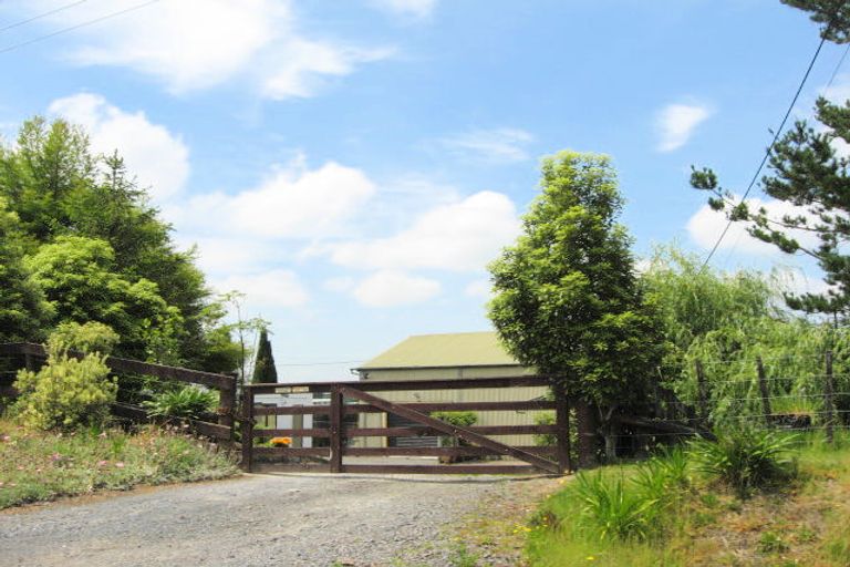 Photo of property in 433 Old North Road, Kumeu, 0892