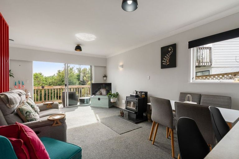 Photo of property in 3/49 Mandalay Terrace, Khandallah, Wellington, 6035