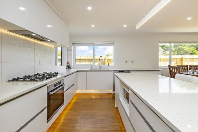 Photo of property in 9 Kotuku Crescent, Takanini, 2112