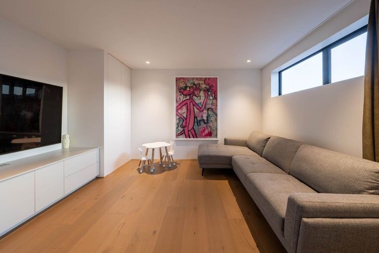 Photo of property in 34 Minaret Ridge, Wanaka, 9305