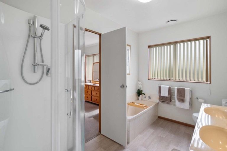 Photo of property in 16 Hidcote Place, Bethlehem, Tauranga, 3110