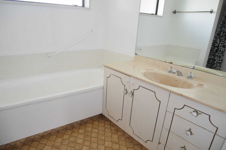 Photo of property in 181 Wairakei Road, Bryndwr, Christchurch, 8053