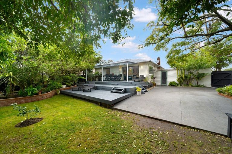 Photo of property in 2 Riserra Drive, Ranui, Auckland, 0612