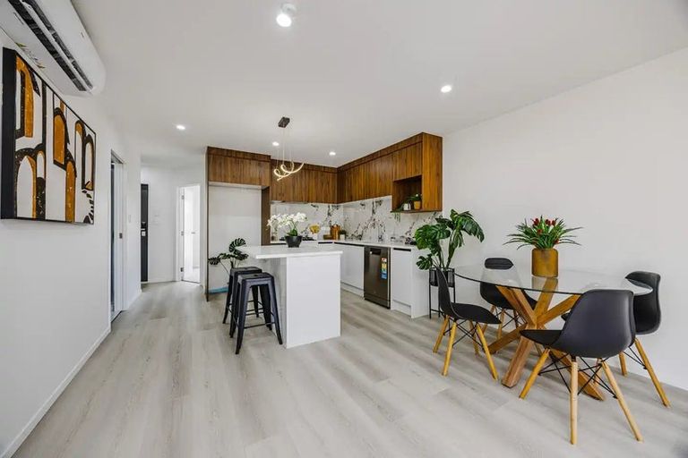 Photo of property in 8e Arimu Road, Papakura, 2110