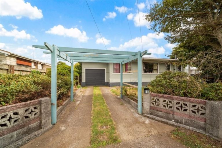 Photo of property in 59 Turuturu Road, Hawera, 4610