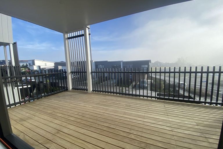 Photo of property in 28 Raranga Lane, Hobsonville, Auckland, 0616