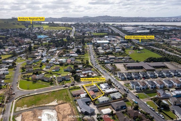 Photo of property in 4 Molesworth Place, Mangere, Auckland, 2022