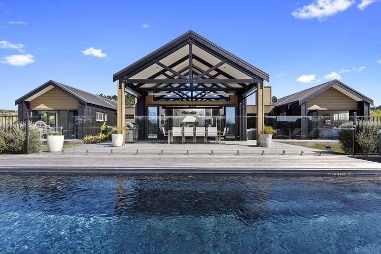 Photo of property in 1 Edward Jonkers Drive, Riverhead, Albany, 0793