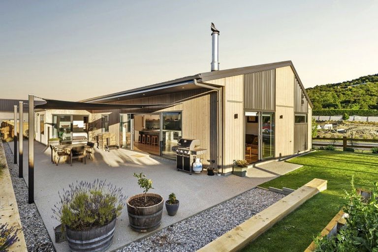 Photo of property in 14 Pounamu Avenue, Albert Town, Wanaka, 9305