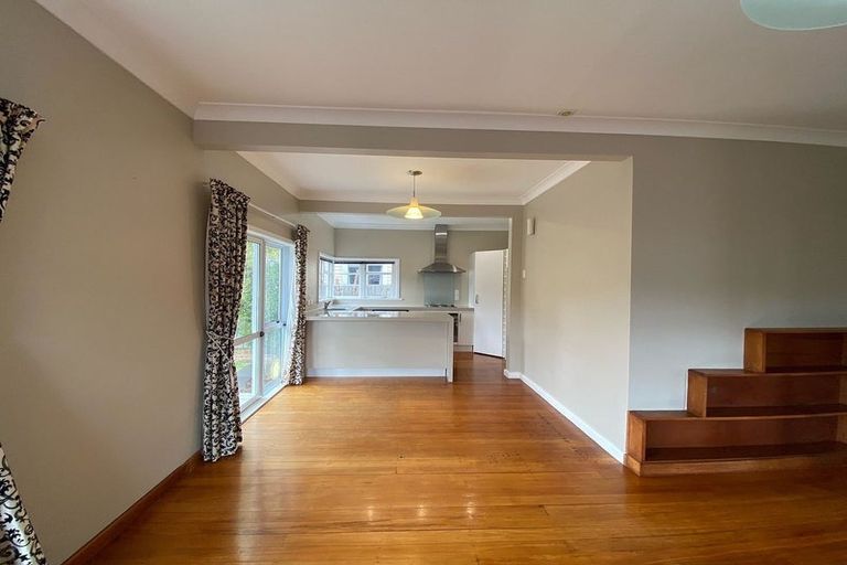 Photo of property in 15 Saint Ronans Avenue, Waterloo, Lower Hutt, 5011