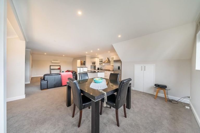 Photo of property in 29 Padnell Crescent, Paparangi, Wellington, 6037