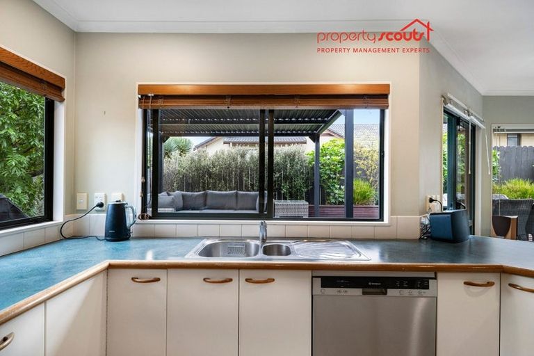 Photo of property in 9 Millisle Place, East Tamaki Heights, Auckland, 2016