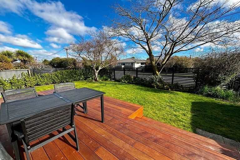 Photo of property in 20 Torquay Place, Bryndwr, Christchurch, 8053