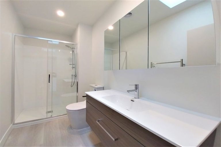 Photo of property in 588f Te Atatu Road, Te Atatu Peninsula, Auckland, 0610