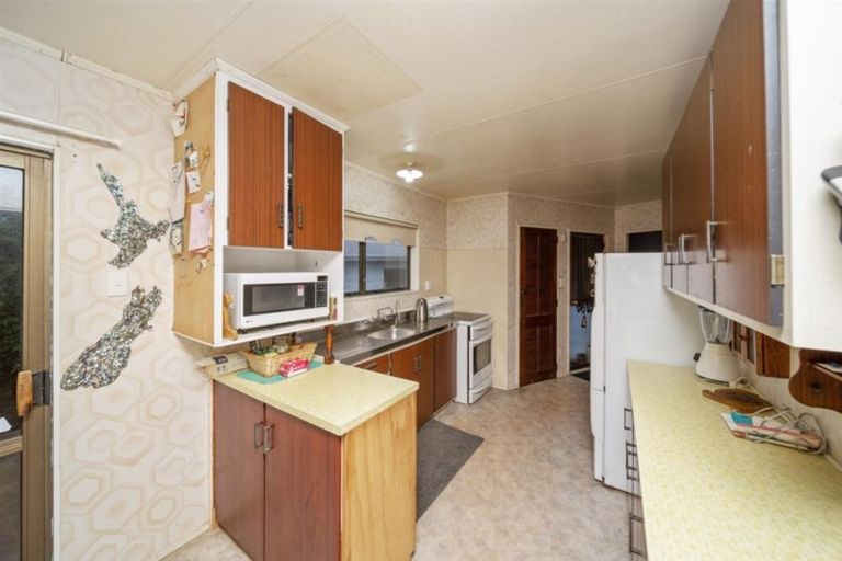 Photo of property in 16 Manuka Place, Hawera, 4610