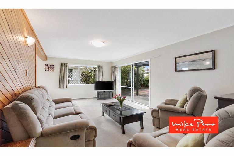 Photo of property in 65 Konini Road, Titirangi, Auckland, 0604