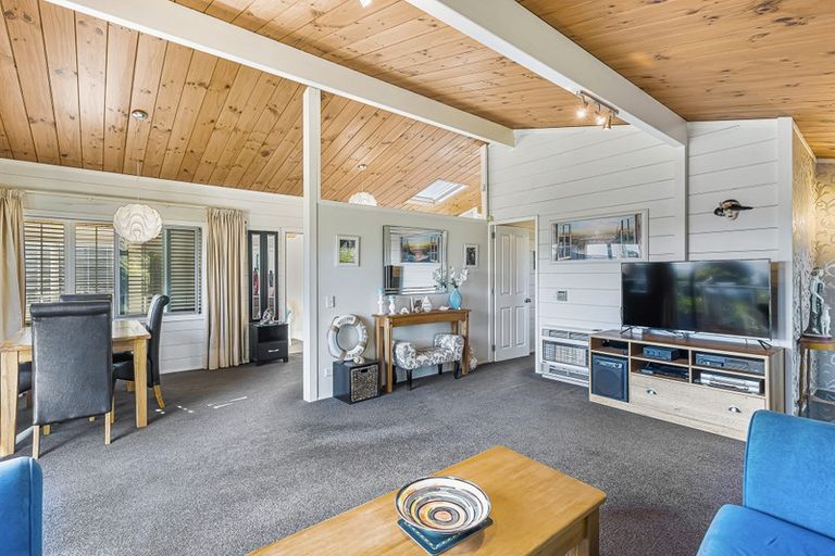Photo of property in 112 Manly Street, Paraparaumu Beach, Paraparaumu, 5032