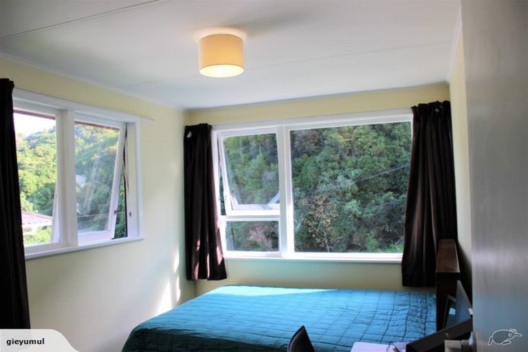 Photo of property in 6 Tobruk Street, Karori, Wellington, 6012