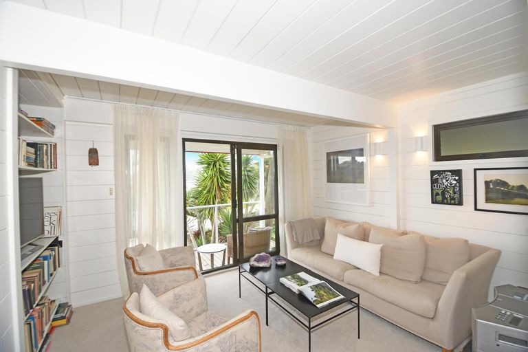 Photo of property in 47 Grand View Road, Leigh, 0985