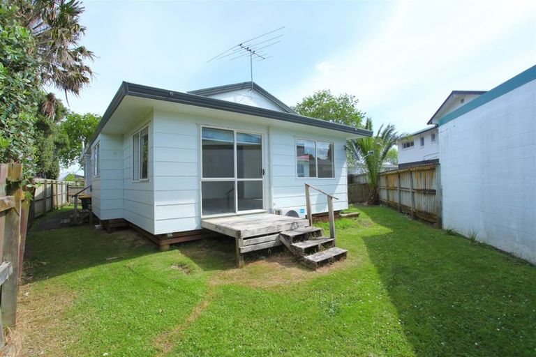 Photo of property in 2/62 Walworth Avenue, Pakuranga Heights, Auckland, 2010