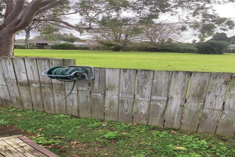 Photo of property in 17 Oakmont Place, Wattle Downs, Auckland, 2103