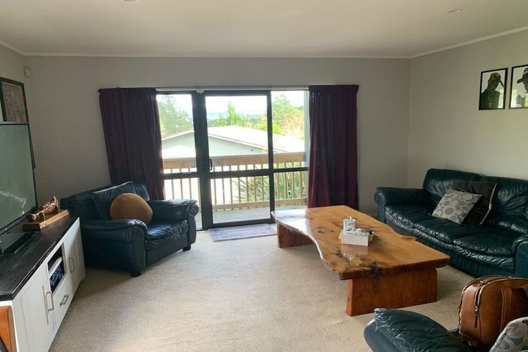 Photo of property in 6 Nielsen Place, Massey, Auckland, 0614