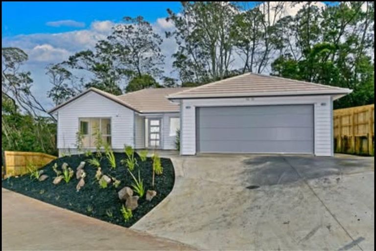 Photo of property in 98 Tiriwa Drive, Massey, Auckland, 0614