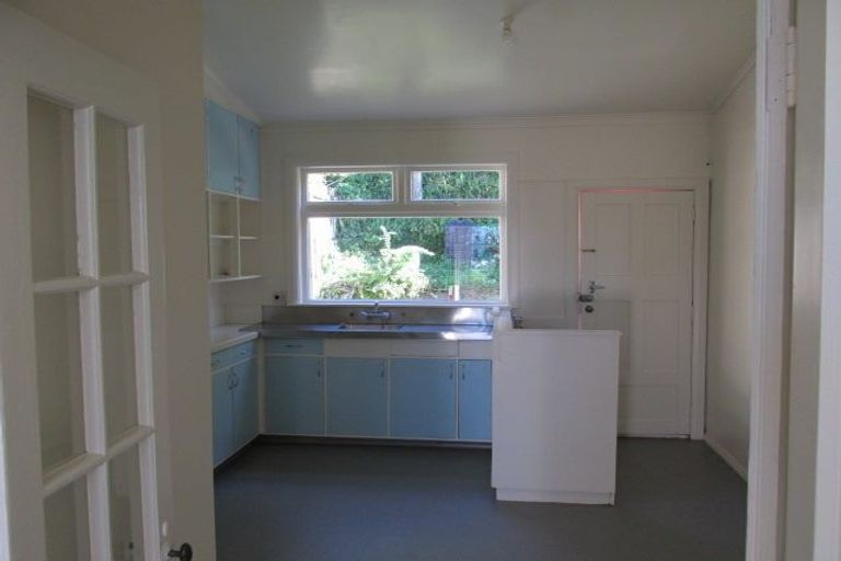 Photo of property in 98 Rolleston Street, Mount Cook, Wellington, 6021