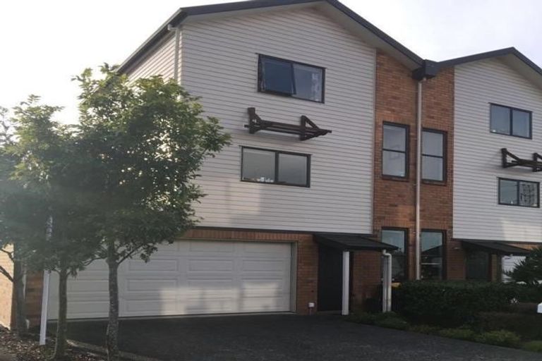 Photo of property in St Claire Village, 9/172 Mcleod Road, Te Atatu South, Auckland, 0610