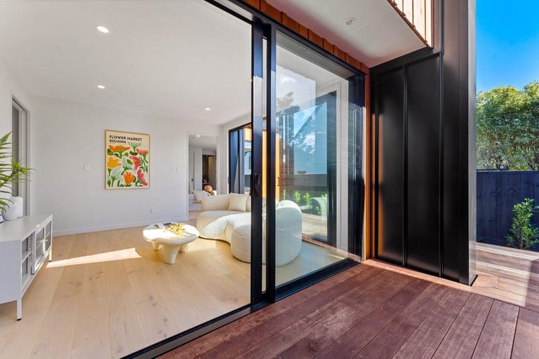 Photo of property in 7a Crete Avenue, Milford, Auckland, 0620