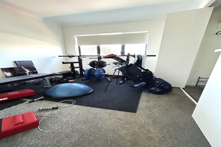 Photo of property in 40d Kervil Avenue, Te Atatu Peninsula, Auckland, 0610