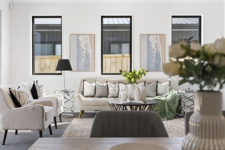 Photo of property in 21 Korowhiti Road, Clarks Beach, 2122