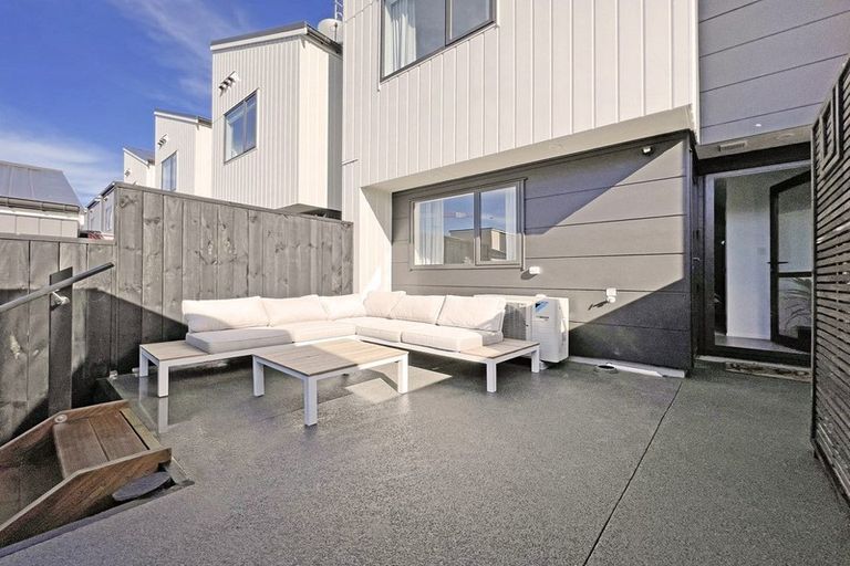 Photo of property in 25/1 Scott Road, Hobsonville, Auckland, 0616