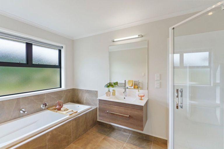 Photo of property in 38 Mountain View Drive, Manakau, Otaki, 5583