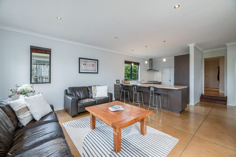 Photo of property in 19 Highfields Terrace, Henderson, Auckland, 0612