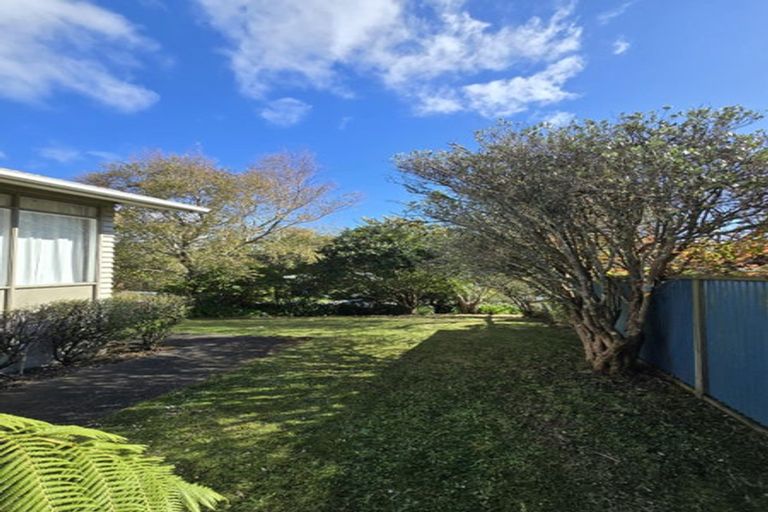 Photo of property in 26 Silverbirch Grove, Churton Park, Wellington, 6037