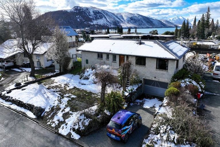 Photo of property in 5 Murray Place, Lake Tekapo, 7999